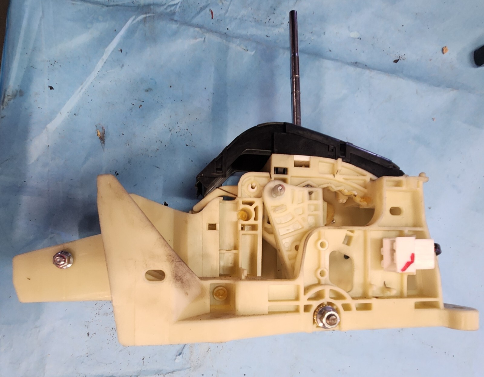 2012-2017 Hyundai Accent - Automatic Transmission Floor Shifter - 46700-1R220