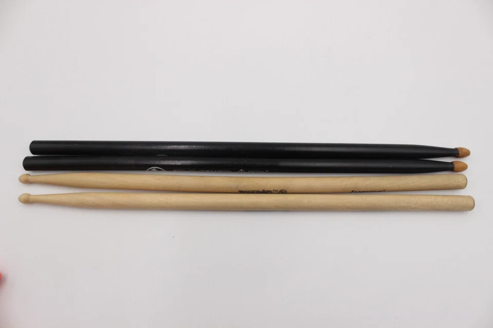 Baquetas de madera Ludwig Rockband 16 pulgadas 2 pares - 1 palo deformado Foto 4 de 4