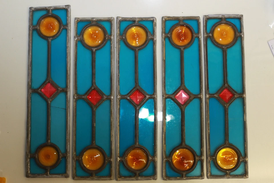 Partie de vitraux multicolore sur plomb - Photo 2/4