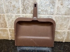 VTG Rubbermaid Hard Rubber Dust Pan Brown Fla...