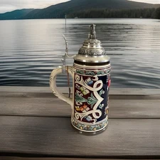 The Curtis Publishing By SP Getz Santa’s Helper 1993 Mug With Silver Lid