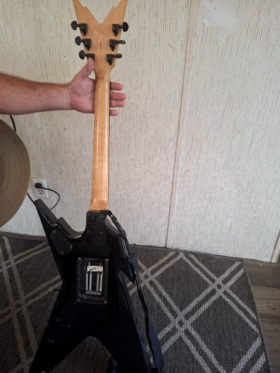金曜価格　DEAN DIME RAZORBACK ヒップショット ベース Dean Dimebag Razorback DB Electric Guitar Classic Black | Guitar