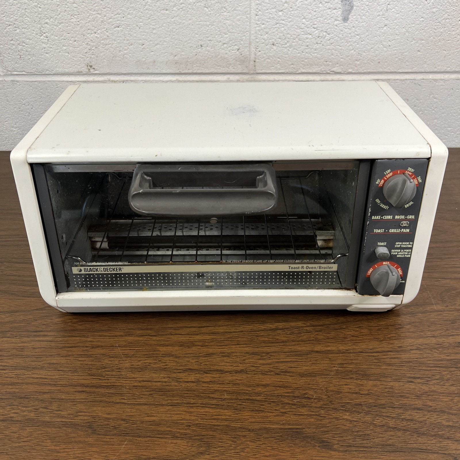 Black & Decker SpaceMaker Under Cabinet Toaster Toast-R-Oven TRO 400