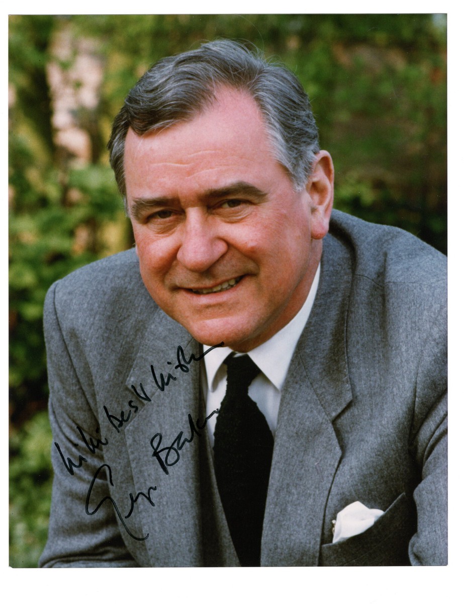 George Baker (1931-2011) Signed 8 x 10 Photo / Bond Actor