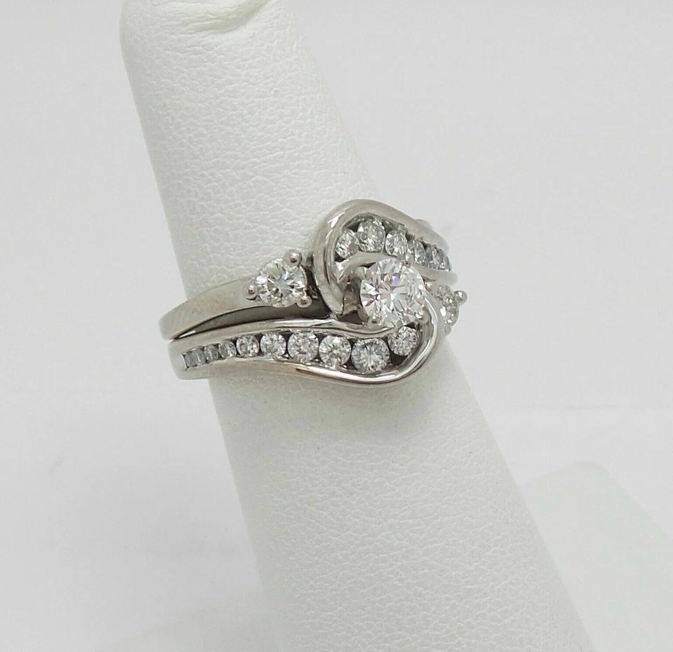 1/2CT White Round CZ Antique Style Stunning Matching Bridal 925 Silver Ring Set - Image 2 of 4