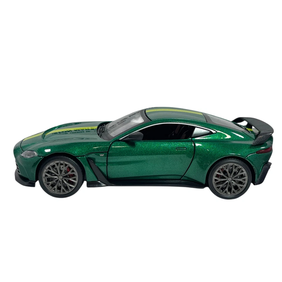 Modellino Auto RW Model 1/24 Aston Martin V12 Vantage - Immagine 2 di 4