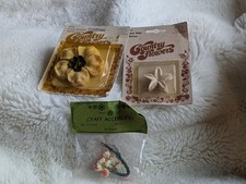 Vintage Country Flowers And Royal Coat Craft Floral Lot
