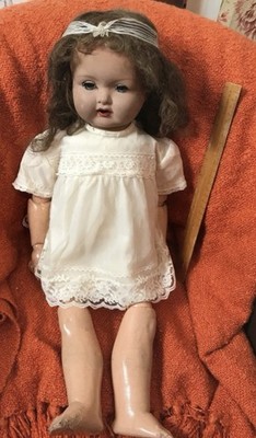 Vintage Puppe dunkle Haare 55 cm groß Mädchenpuppe mit Original Kleid