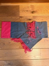 Chanel Schal Grau Pink CC Logo mit Fransen & Strickmotiv