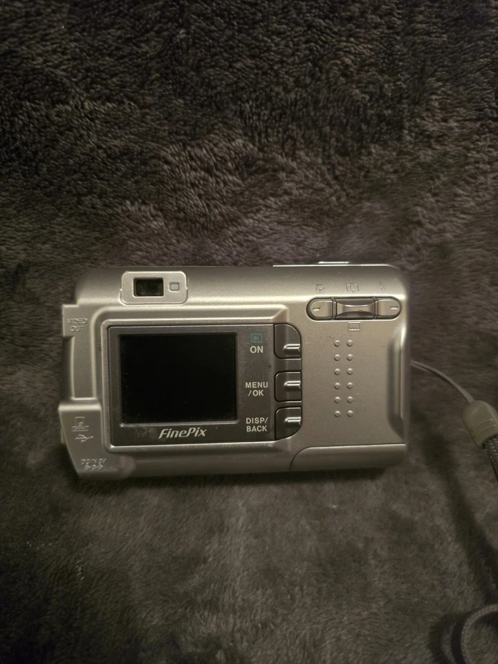 Fujifilm FinePix A340 4.0MP Digital Camera (Tested Working), photo 2 of 5