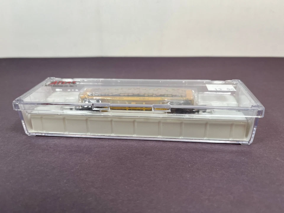 Atlas N Scale Train 38342 GSC Pulpwood Flat GULF MOBILE & OHIO GM&O 4023 - Image 4 of 4