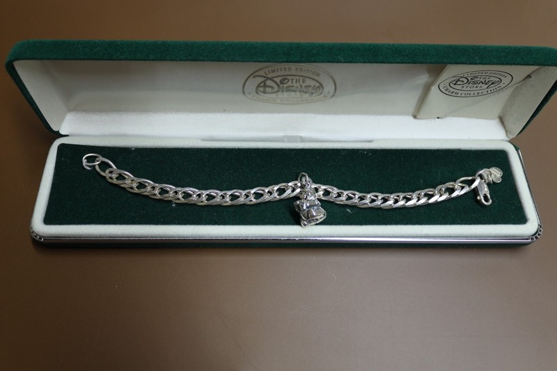 Vintage Disney Charm Collection, Pooh, 925 SS 17.1DWT-TW,3920/10,000 JUNE1995