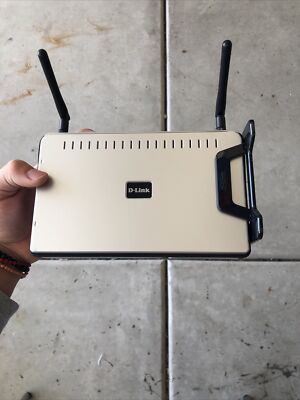 D-Link RangeBooster N DIR-625 300 Mbps 4-Port 10/100 Wireless N Router (DIR-625)