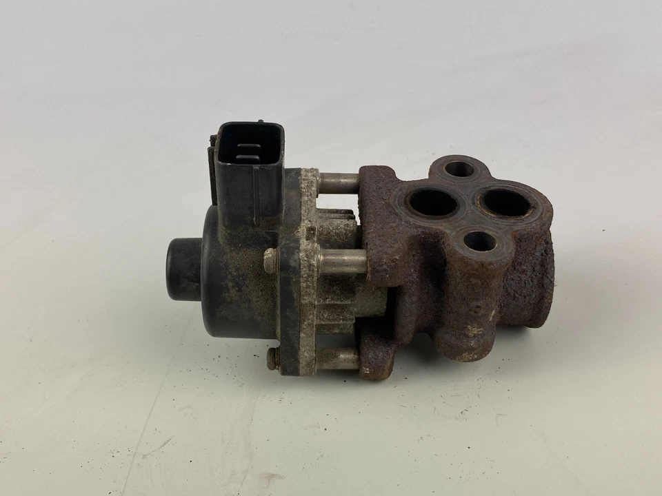 2004 - 2009 Subaru Outback Legacy EGR Manifold Valve Assembly - Image 2 of 4