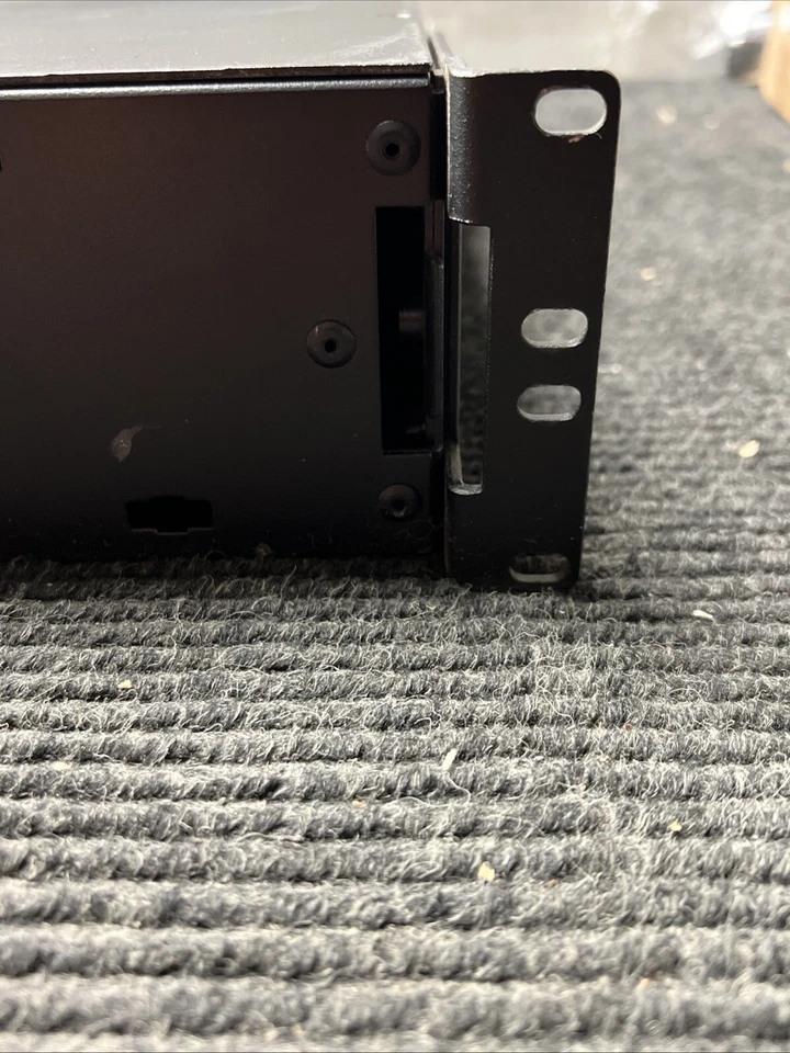 *PARTS APC SRT5KRMTF Smart-UPS Step Down Transformer 4500VA(missing front bezel) - Image 3 of 4