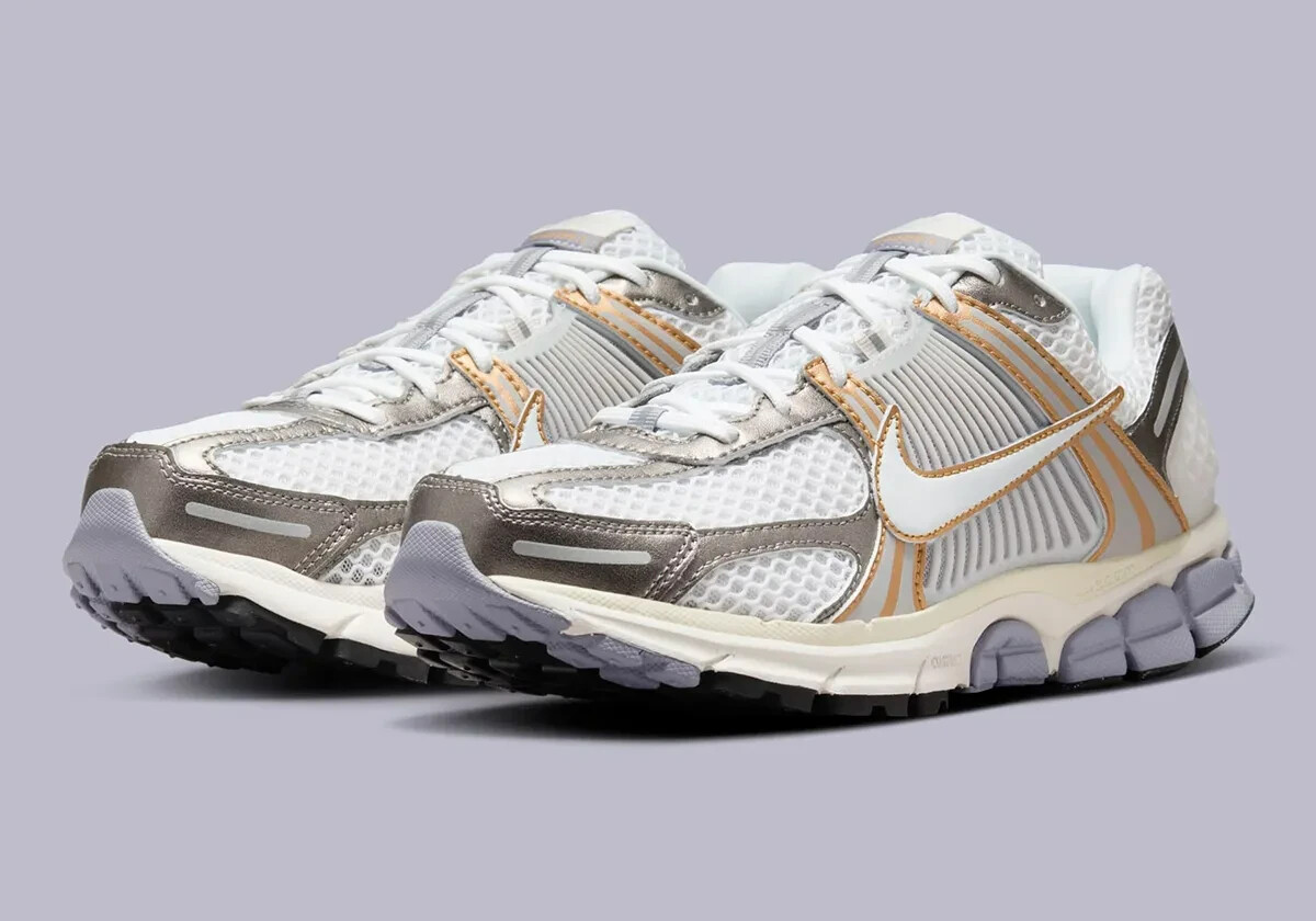 シューズ・サンダルその他 Nike Zoom Vomero 5 Men's Shoes HJ7247-099 Nike Zoom Vomero 5 Shoes Platinum Tint Metallic Gold HJ7247