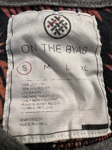 On The Byas T-Shirts Men Sz Small Short Sleeve 1 Aztec 1 Gray &Floral Pocket - Picture 8 of 17