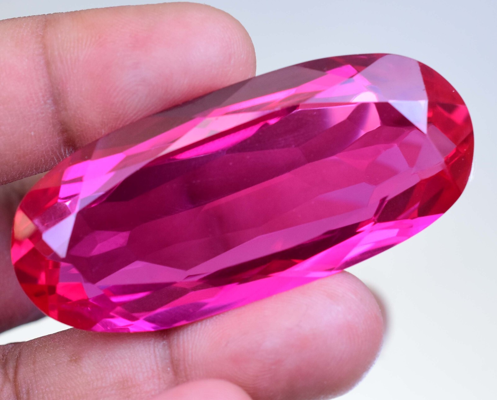 Paire De Rubis Roses Naturels De Mogok 3.00 CT Trillion - Certifiés AGL Sans Défauts