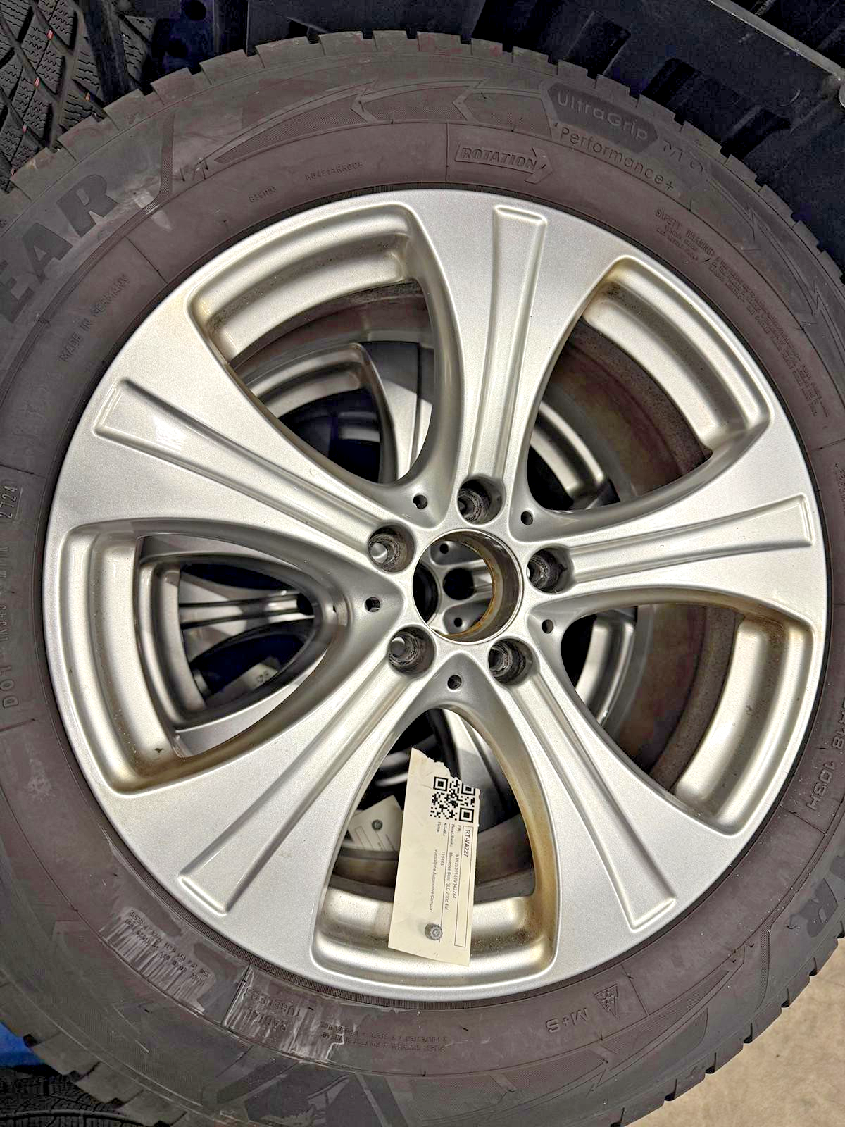 Stilvolle Winterrader 235 60 R18 Bild