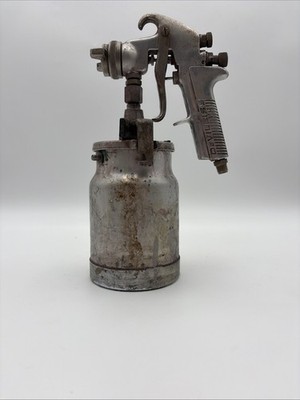 DeVilbiss Type JGA-502 Paint Spray Gun  w/ 30 Nozzle & Canister Used