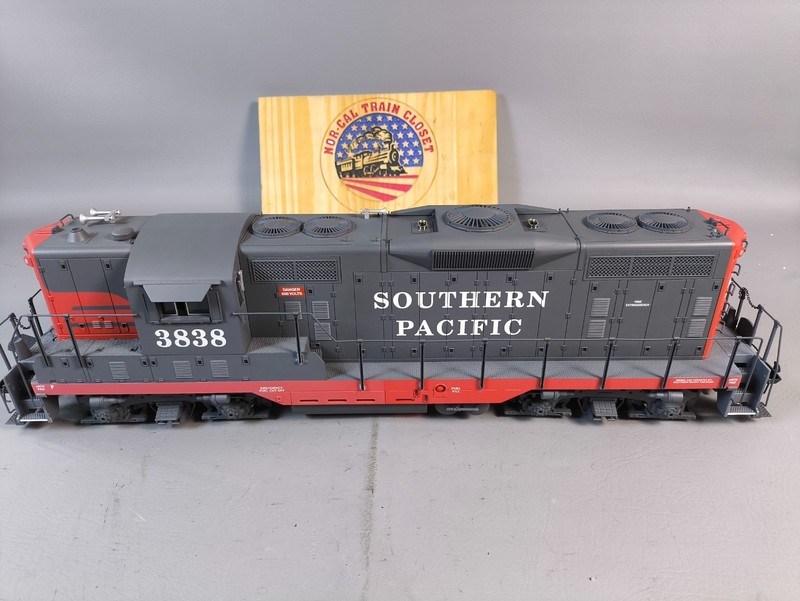 USA Trains G Gauge Southern Pacific GP=9 R-22111, in box lot#G93