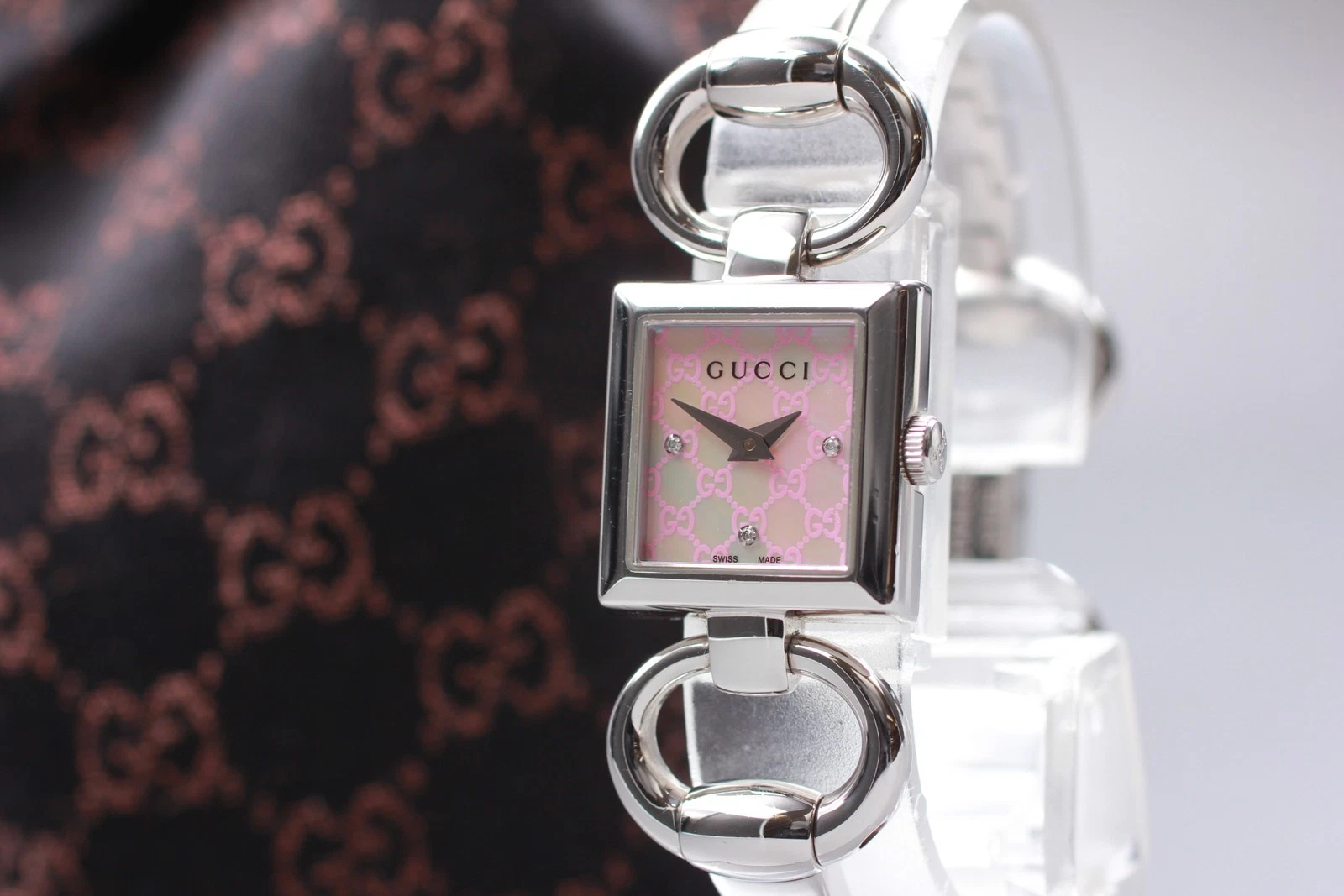 [N MINT] Orologio da donna Gucci Tornabuoni 120 YA120518 al quarzo conchiglia rosa dal GIAPPONE