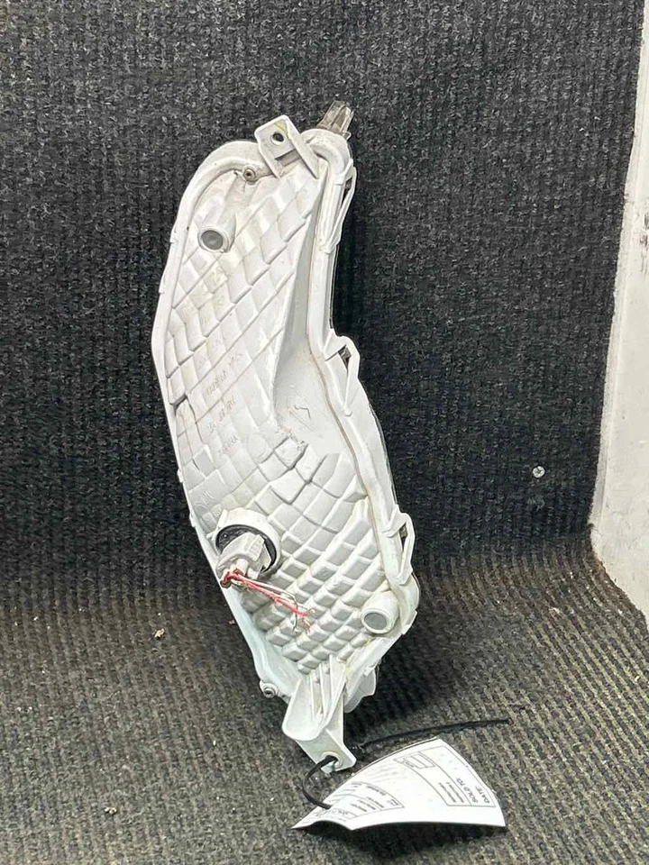 Fits 2015-2017 Toyota Camry, Left Fog Light, OEM#:8152006050 Foto 2 de 4