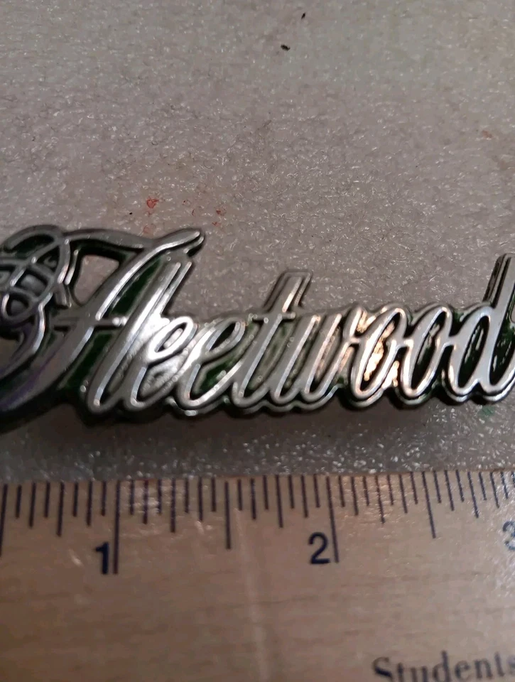 Cadillac Fleetwood Metal Pillar Emblem Script # 2008875 Foto 4 de 4