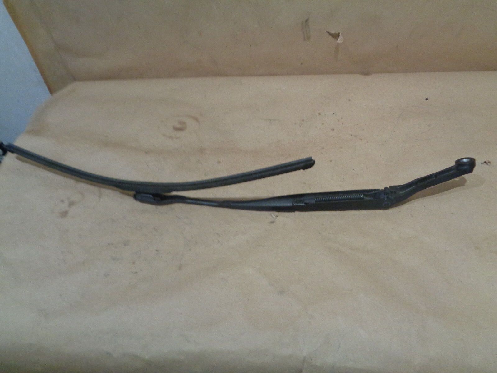Maserati Quattroporte M156 2014-2015 LHD Driver Side Wiper Arm P/N 670007562