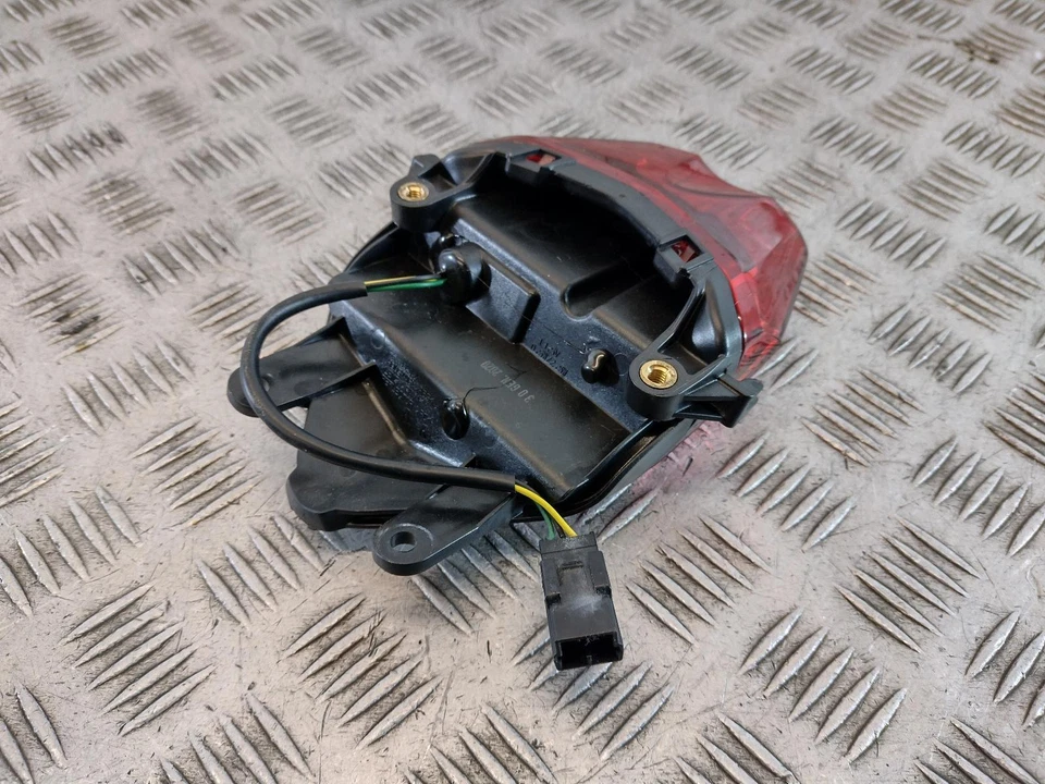 2021 TRIUMPH STREET TRIPLE 765 REAR LIGHT - Image 4 of 4