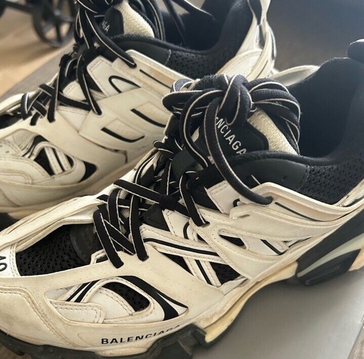 BALENCIAGA TRACK SNEAKERS BLACK WHITE UNISEX 40 or 10 BALENCIAGA TRACK SNEAKERS BLACK WHITE UNISEX 40 or 10