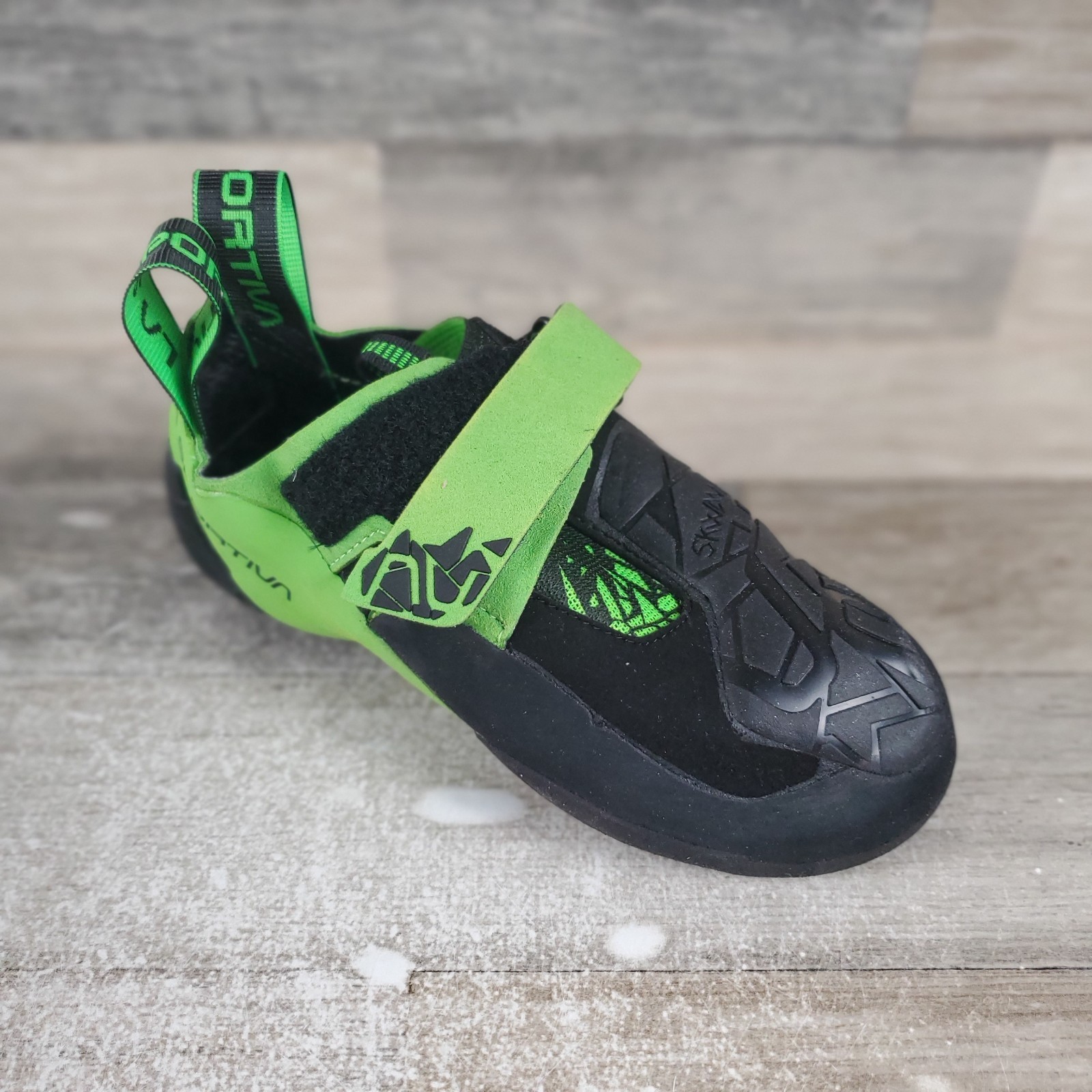 Zapatos de escalada veganos La Sportiva Skwama para mujer 6,5 negros flash punta redonda