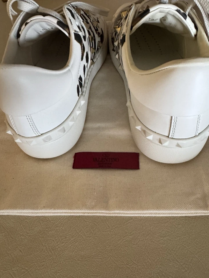 Valentino Garavani Piel de becerro Estampado Leopardo Rockstud Talla 40 Foto 4 de 4