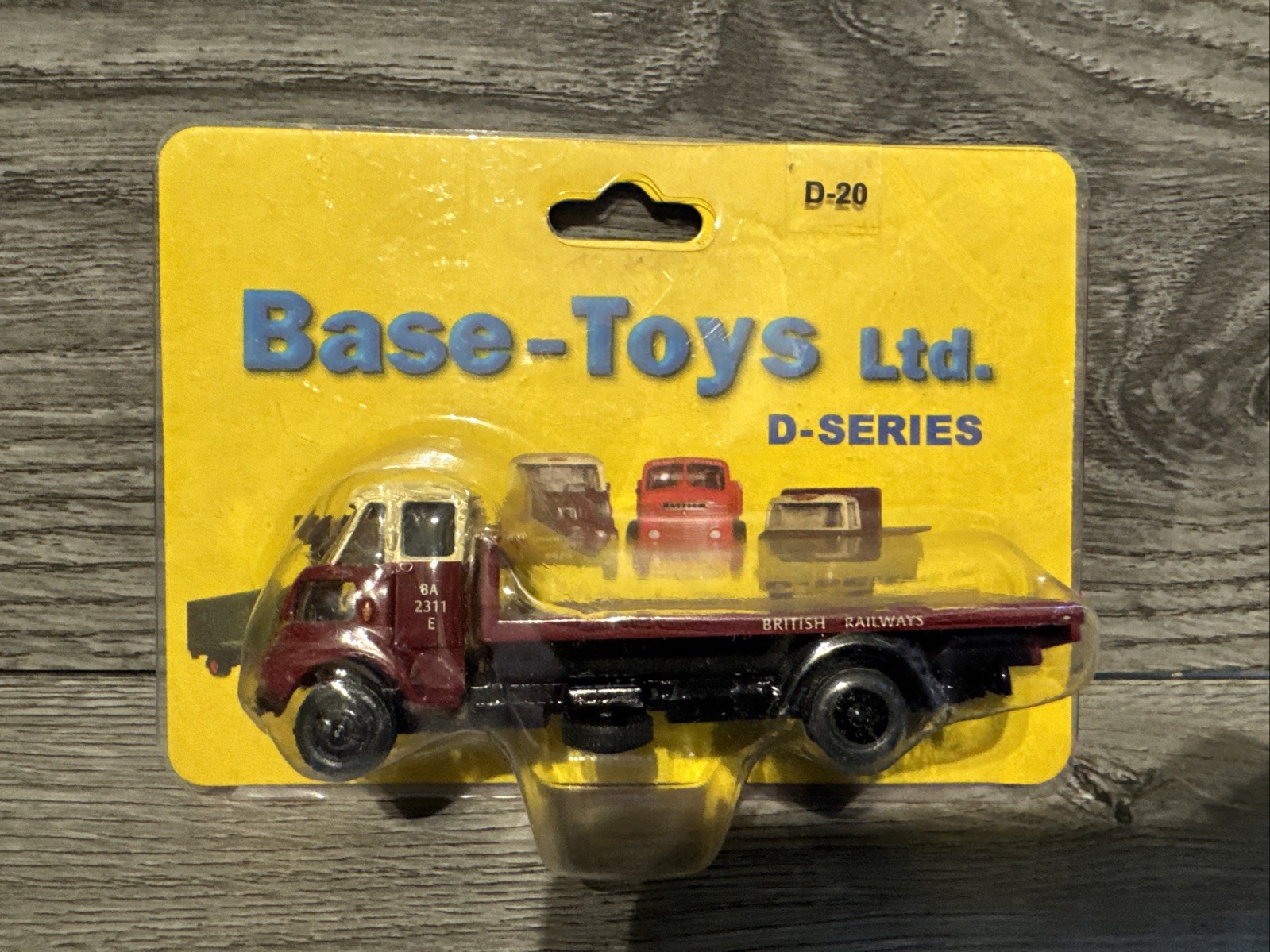 Base Toys 1/76 Scale D-20 - Leyland FG Flatbed British Railways - Maroon
