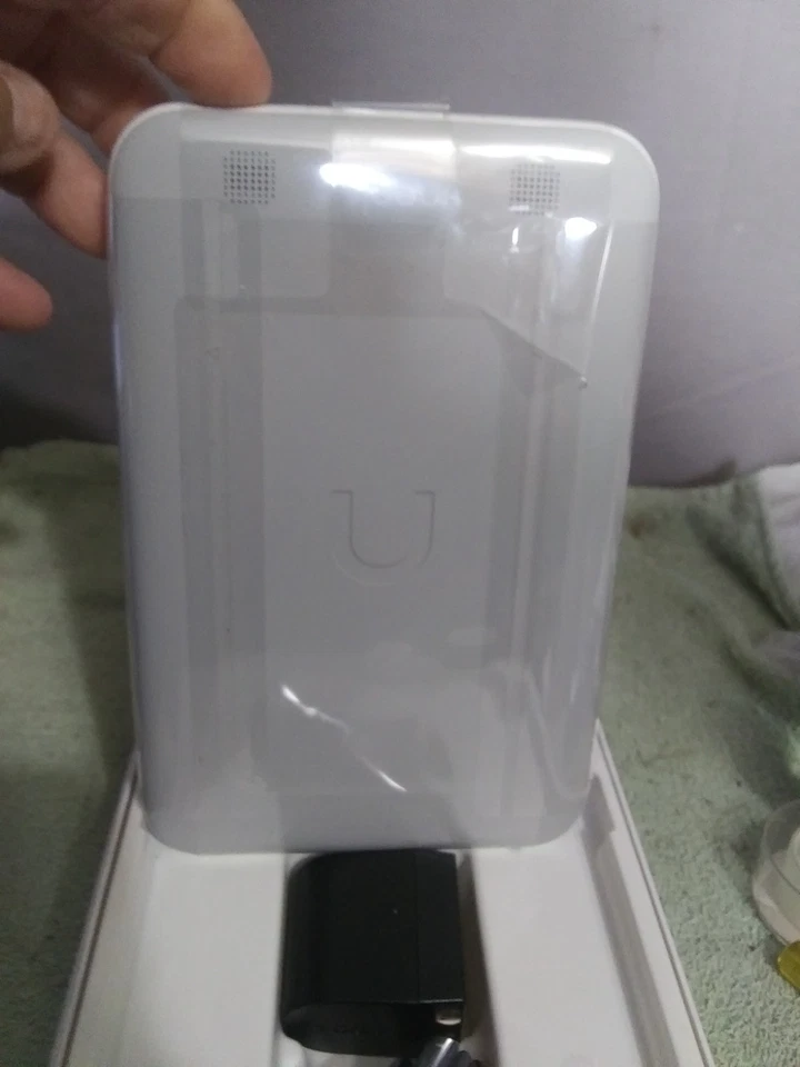 Barnes & Noble 8GB 7” Nook HD Wi-Fi Tablet Book Reader BNTV400 New Box Opened - Image 4 of 4