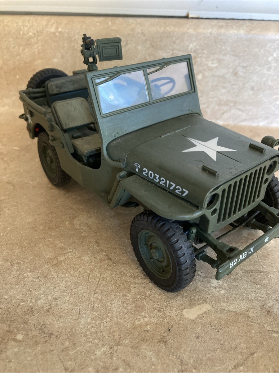 21st Century Toys 1:18 WWII US Army Willys Jeep w/ 50 Cal Machine