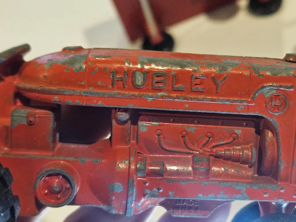 Tractores y accesorios de juguete fundidos a presión de colección - Hubley, etc. Foto 3 de 4