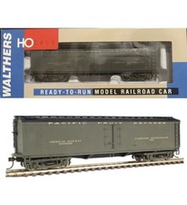 Walthers 932-5487 HO 50' GACX Wood Reefer PFE  583 W/ Bolted Pedestal Truck