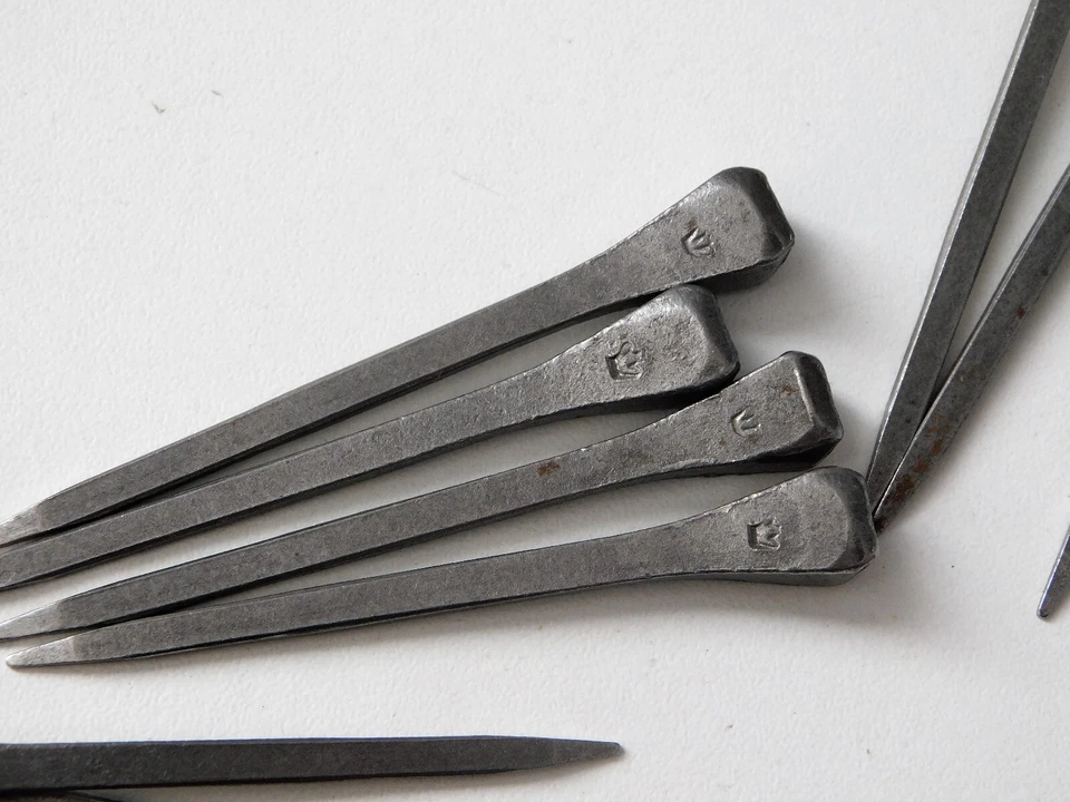 65mm Lot de 30 anciens clous en fer forgé,Tête Carré 7X8 mm,serrure,Porte,Déco - Photo 4/4