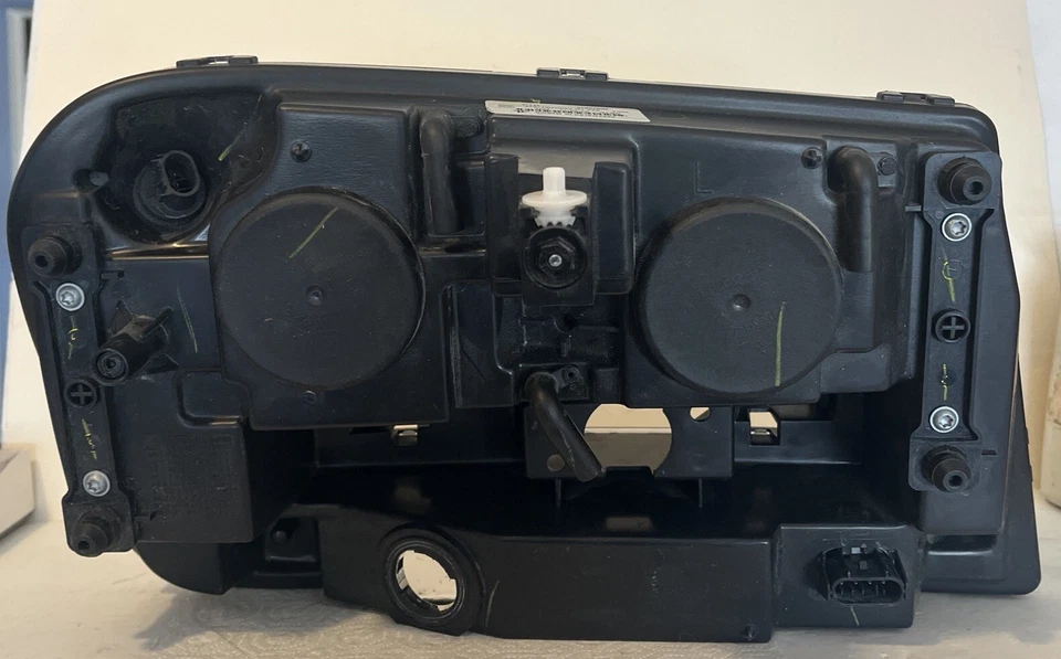 Luz de circulación diurna para pasajero derecho Buick Lacrosse 2014-16 OEM -- #26670706 Foto 3 de 4