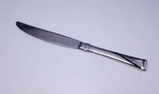 Mikasa Stanton Stainless Flatware Silverware Serrated Dinner Table Knife 