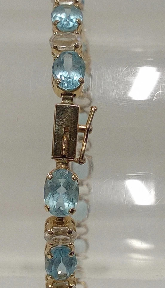 Vintage 14 K Gold Blue And White Topaz Tennis Bracelet 9.6 Grams - Image 4 of 4