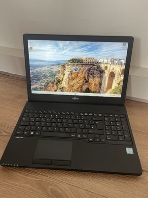 Fujitsu Lifebook A557 - Core i5  - 256GB SSD  8GB RAM Windows 11 Pro Notebook