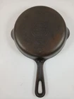 Griswold #3 709 Cast Iron Skillet Small Logo Sits Flat