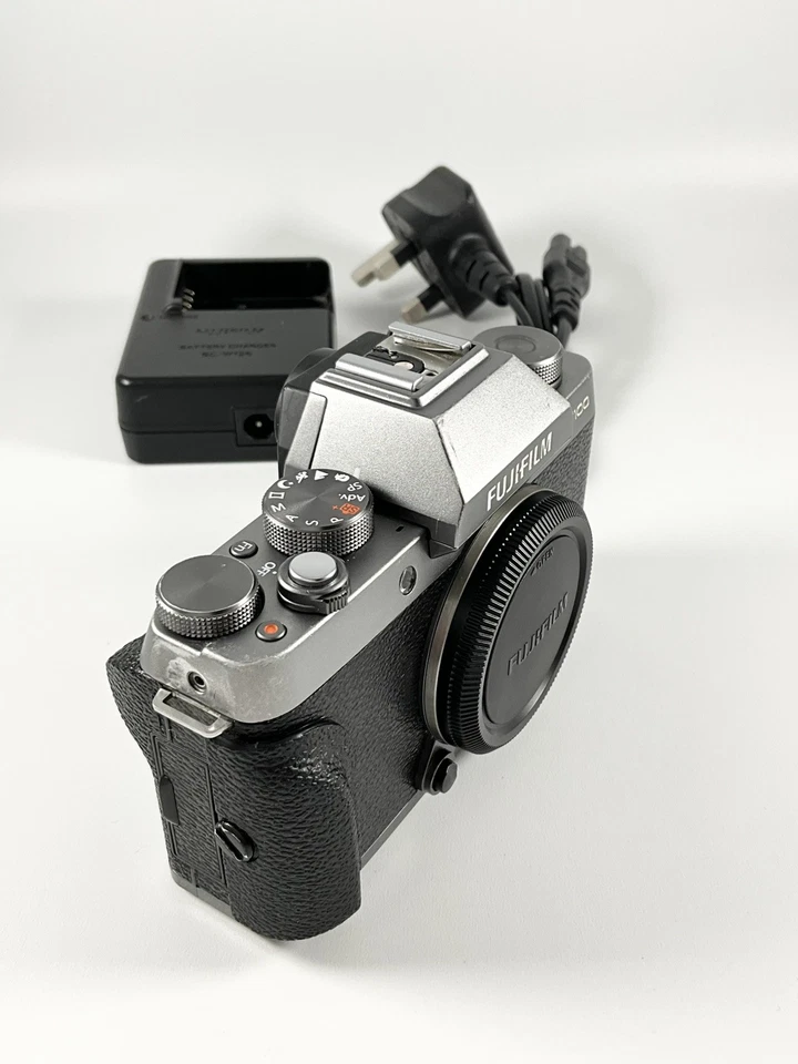 Fujifilm X-T100 24.2MP Digital Camera Dark Silver + XC15-45mm F3.5-5.6 + case, photo 2 of 5