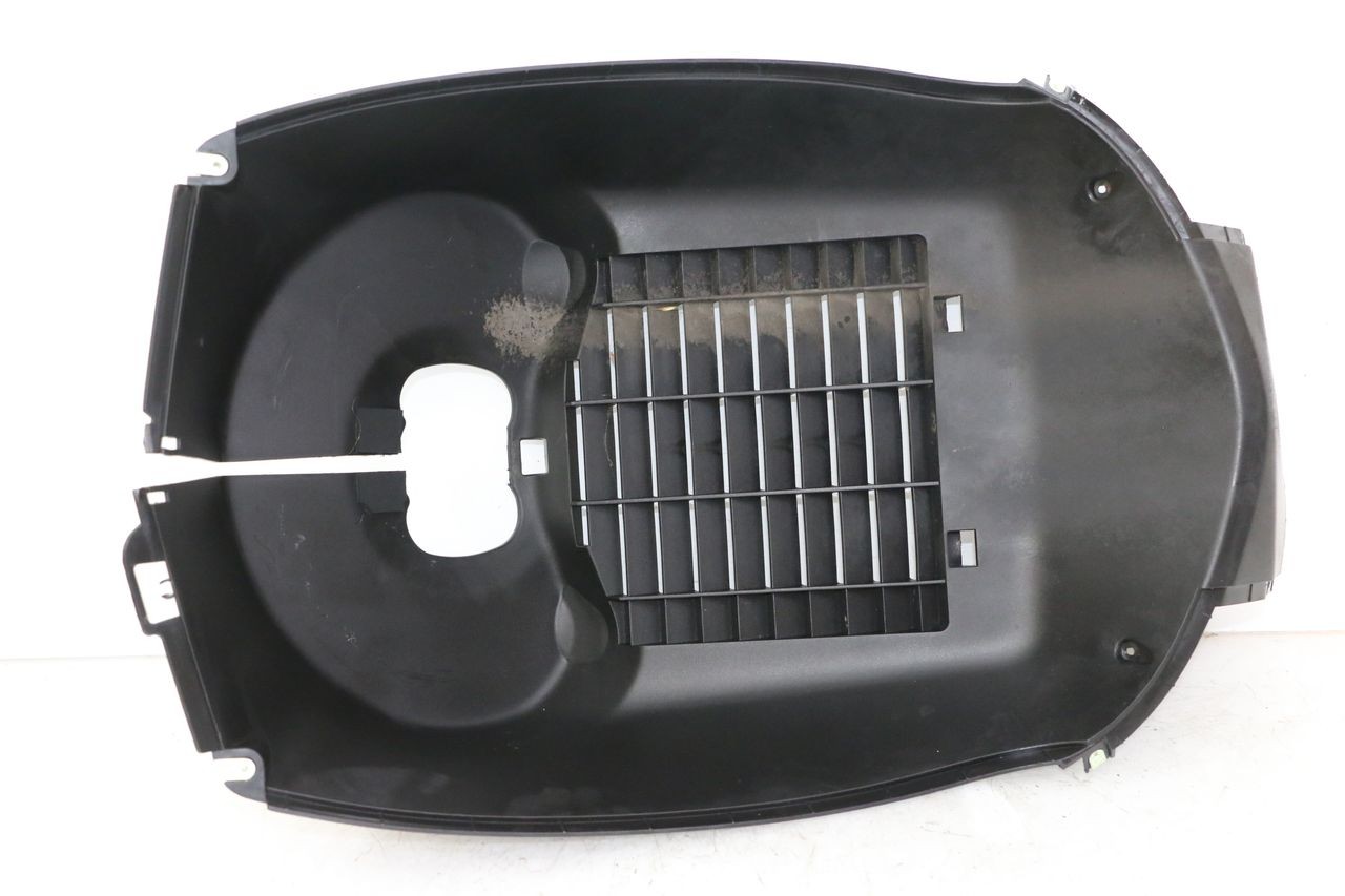 RADIATOR GRILLE - PEUGEOT SATELIS COMPRESSOR K15 125 (2006 - 2009)