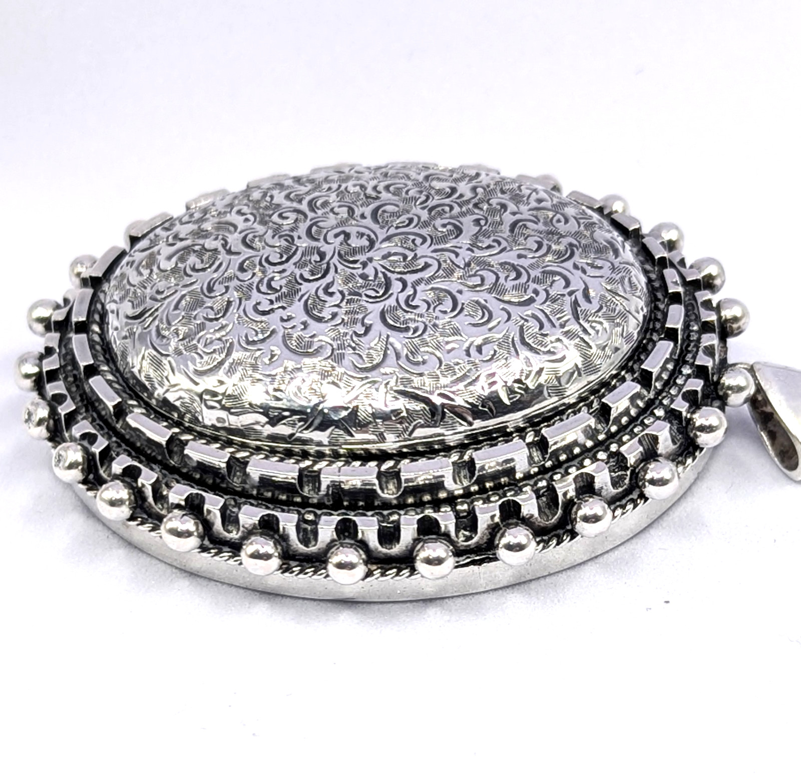 Antique Victorian Low Grade Solid Silver Large En… - image 9