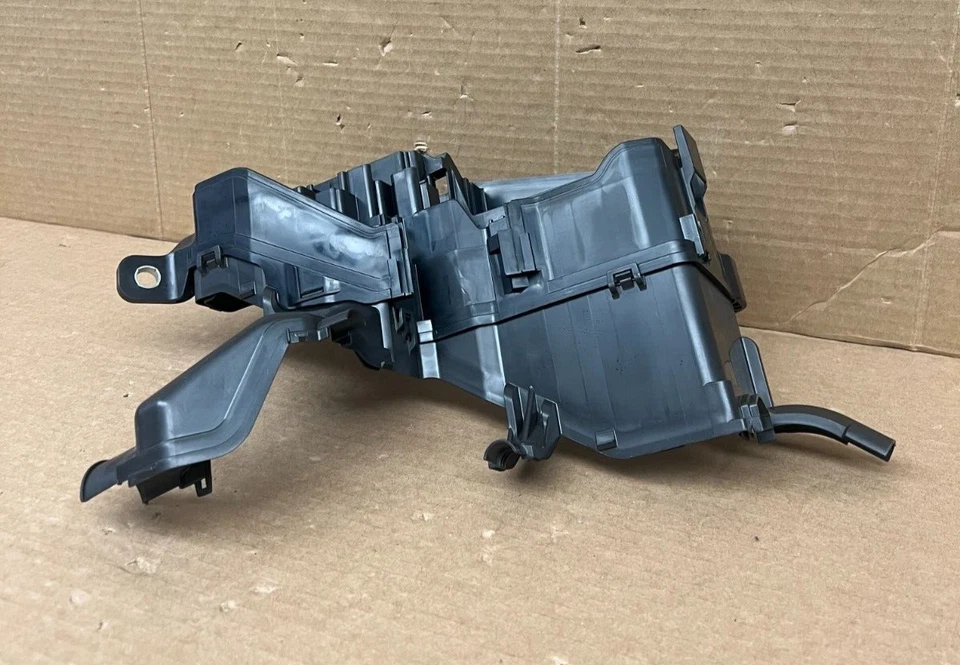 Conjunto de bloque de relé de sala de motores Lexus Es350 ES300H 2013-2018 OEM 82740-33050 Foto 2 de 4