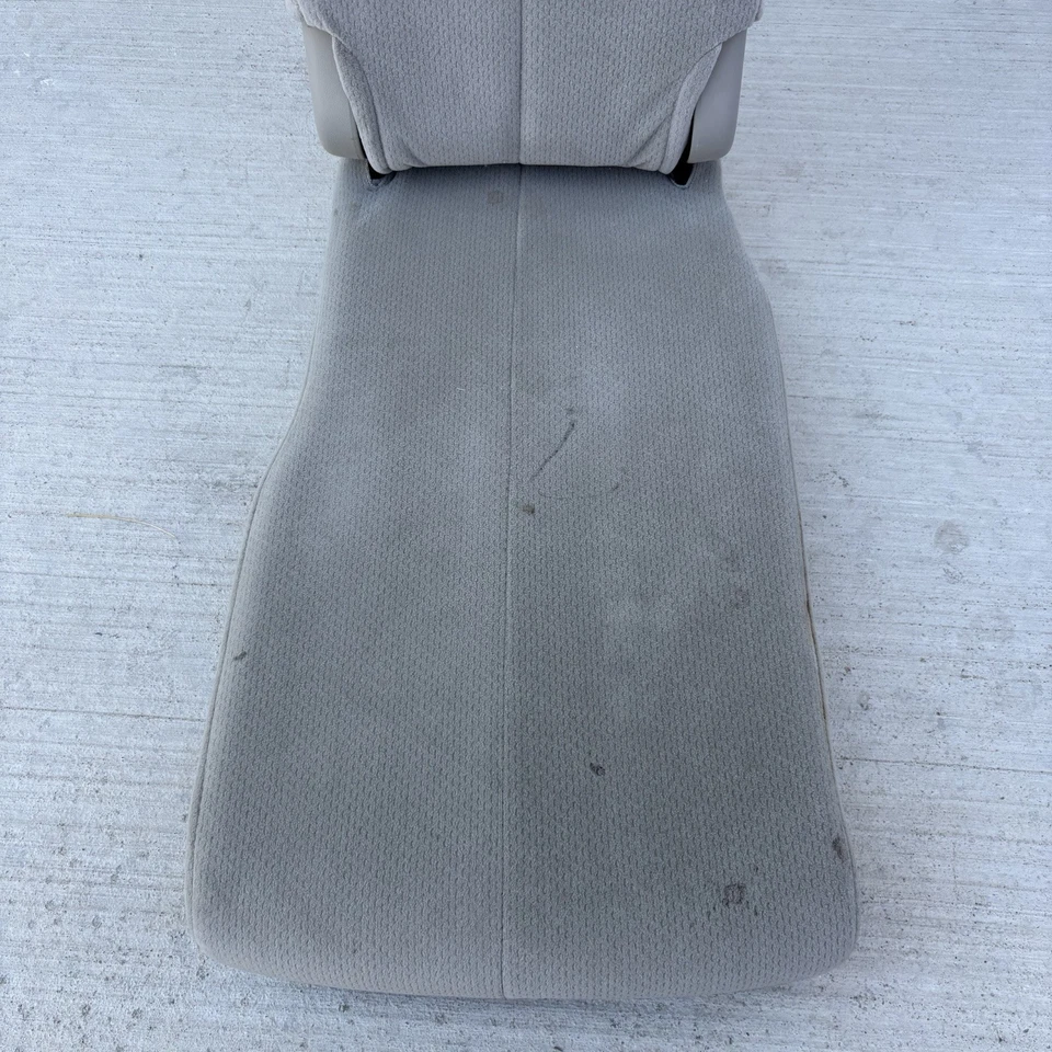Toyota Sienna 2011-2020 segunda fila asiento de salto medio tela tostada 7910108060 OEM Foto 2 de 4