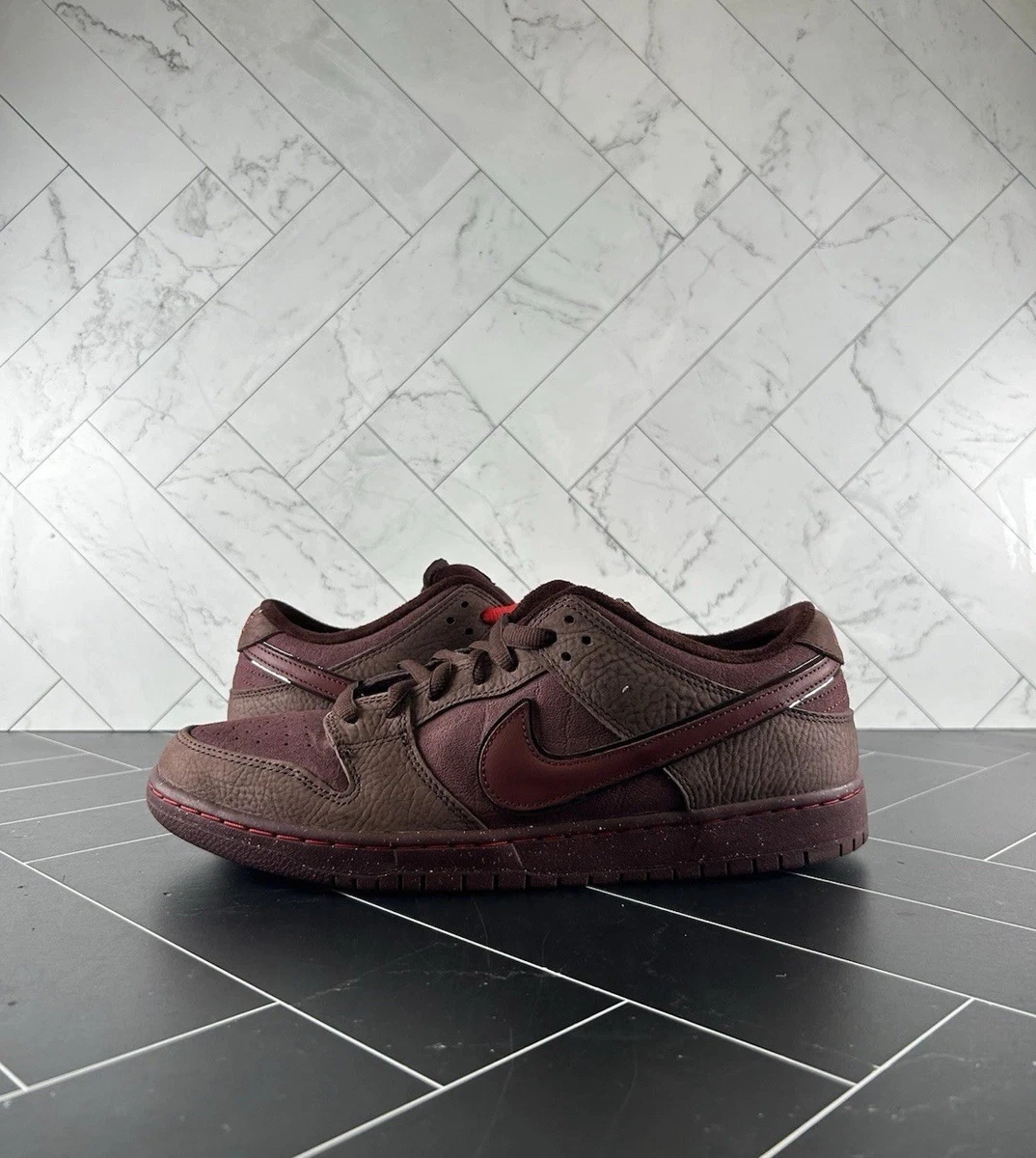 Preços baixos em Nike Dunk Premium SB Low City of Love Collection